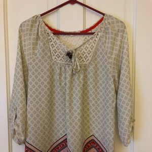 Half-sleeve blouse